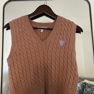 V-Neck Cable Knit Sweater Vest - Tan